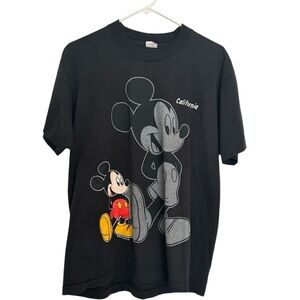 Sherry’s Best Vintage Mickey Mouse Tshirt Size‎ Large